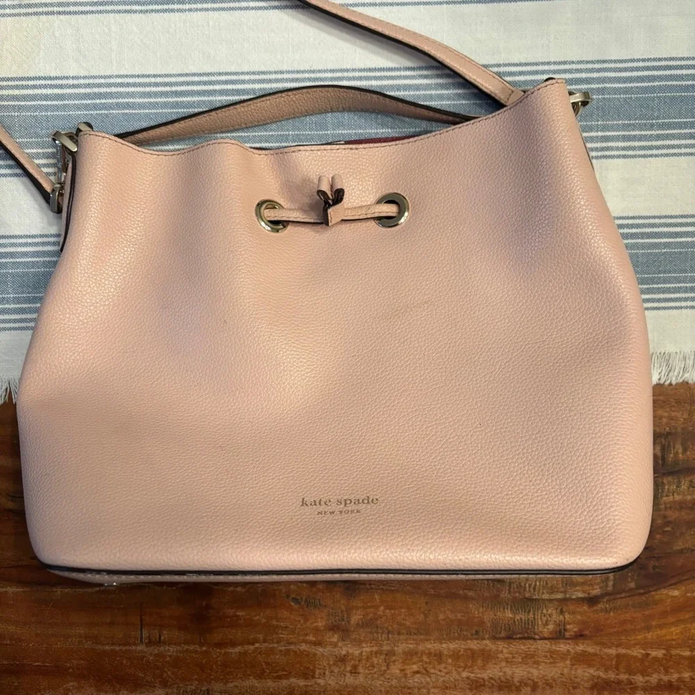 Kate Spade New York Eva Small Bucket Bag Blush Pink Pebbled Leather WKRU5857